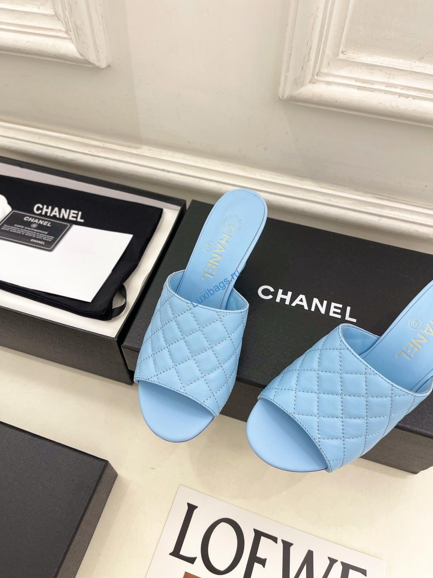 chanel women's diamond-patterned slippers 7.5cm c93349 5 Chanel Women's Diamond-patterned Slippers 7.5cm C93349 | chanel womens diamond patterned slippers 7 5cm c93349 6