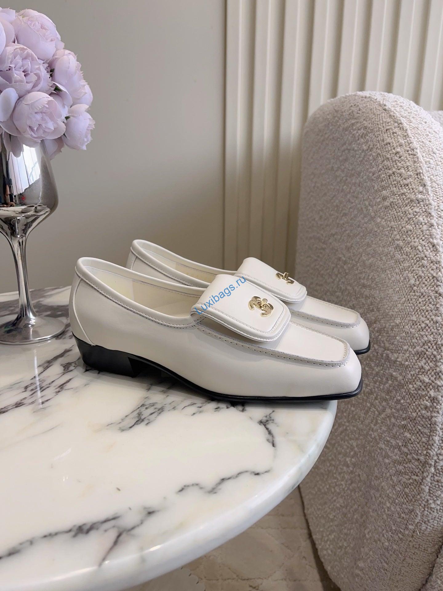 chanel women's square-toe flat shoes c93300 1 Chanel Women's Square-Toe Flat Shoes C93300 | chanel womens square toe flat shoes c93300 2