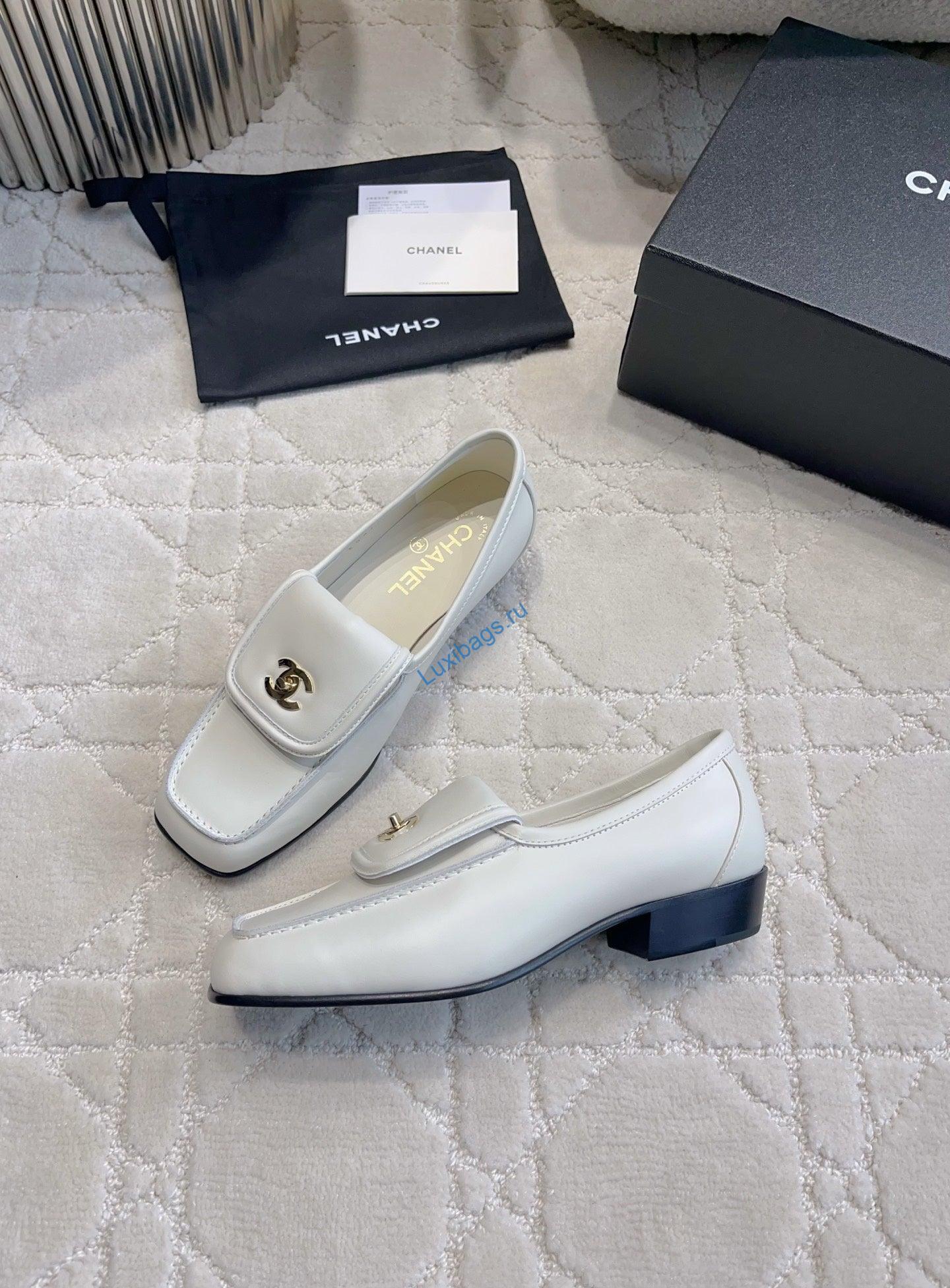 chanel women's square-toe flat shoes c93300 3 Chanel Women's Square-Toe Flat Shoes C93300 | chanel womens square toe flat shoes c93300 4