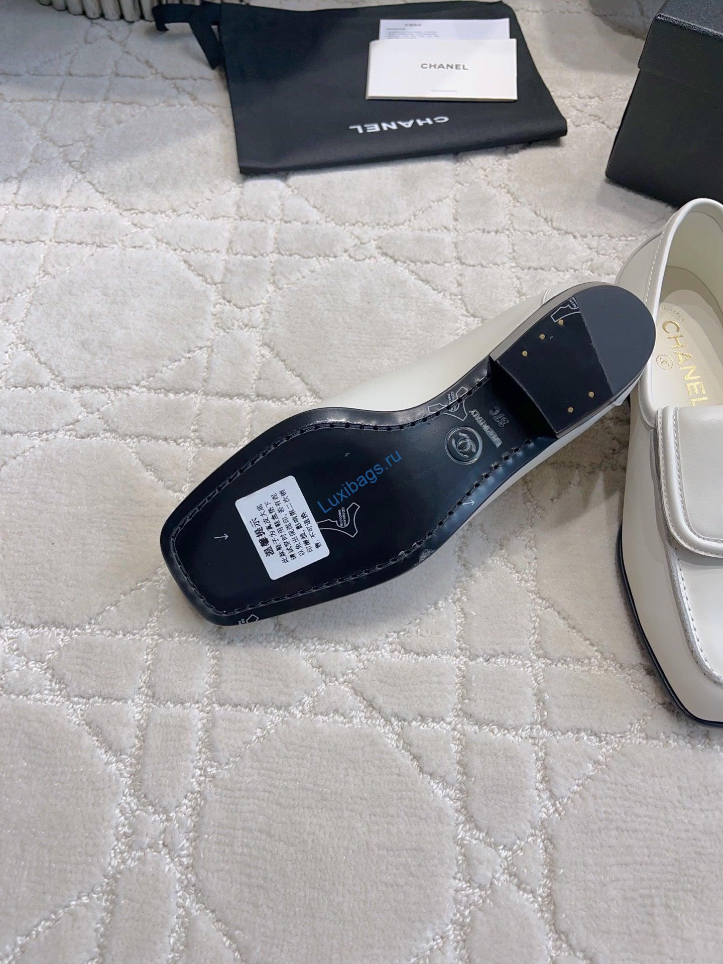 chanel women's square-toe flat shoes c93300 5 Chanel Women's Square-Toe Flat Shoes C93300 | chanel womens square toe flat shoes c93300 6