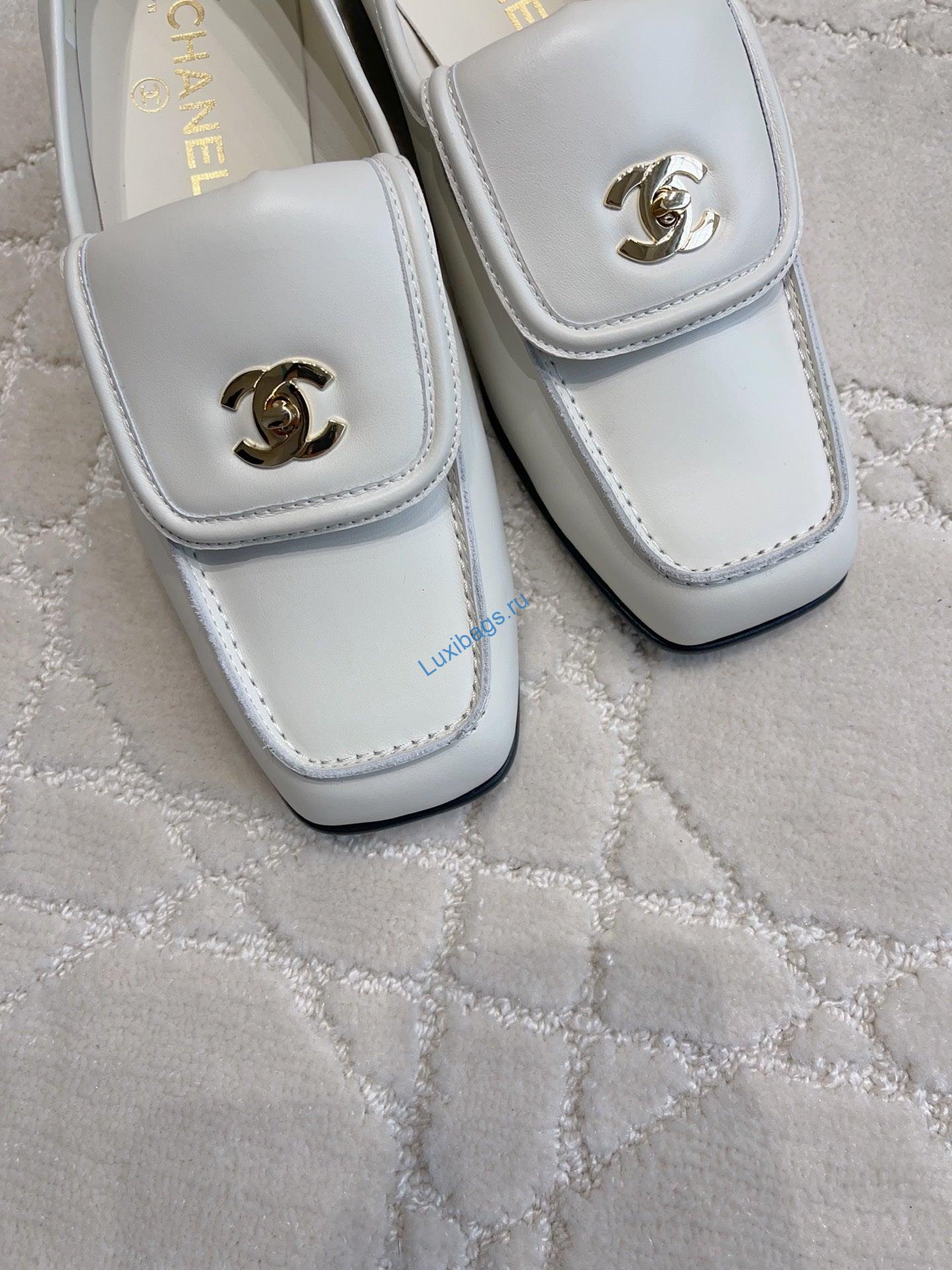 chanel women's square-toe flat shoes c93300 6 Chanel Women's Square-Toe Flat Shoes C93300 | chanel womens square toe flat shoes c93300 7