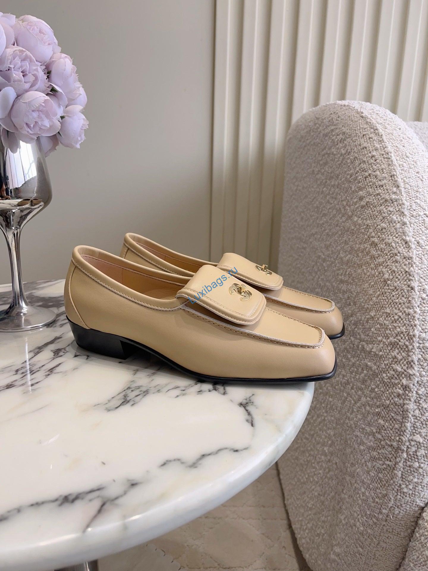 chanel women's square-toe flat shoes c93301 1 Chanel Women's Square-Toe Flat Shoes C93301 | chanel womens square toe flat shoes c93301 2