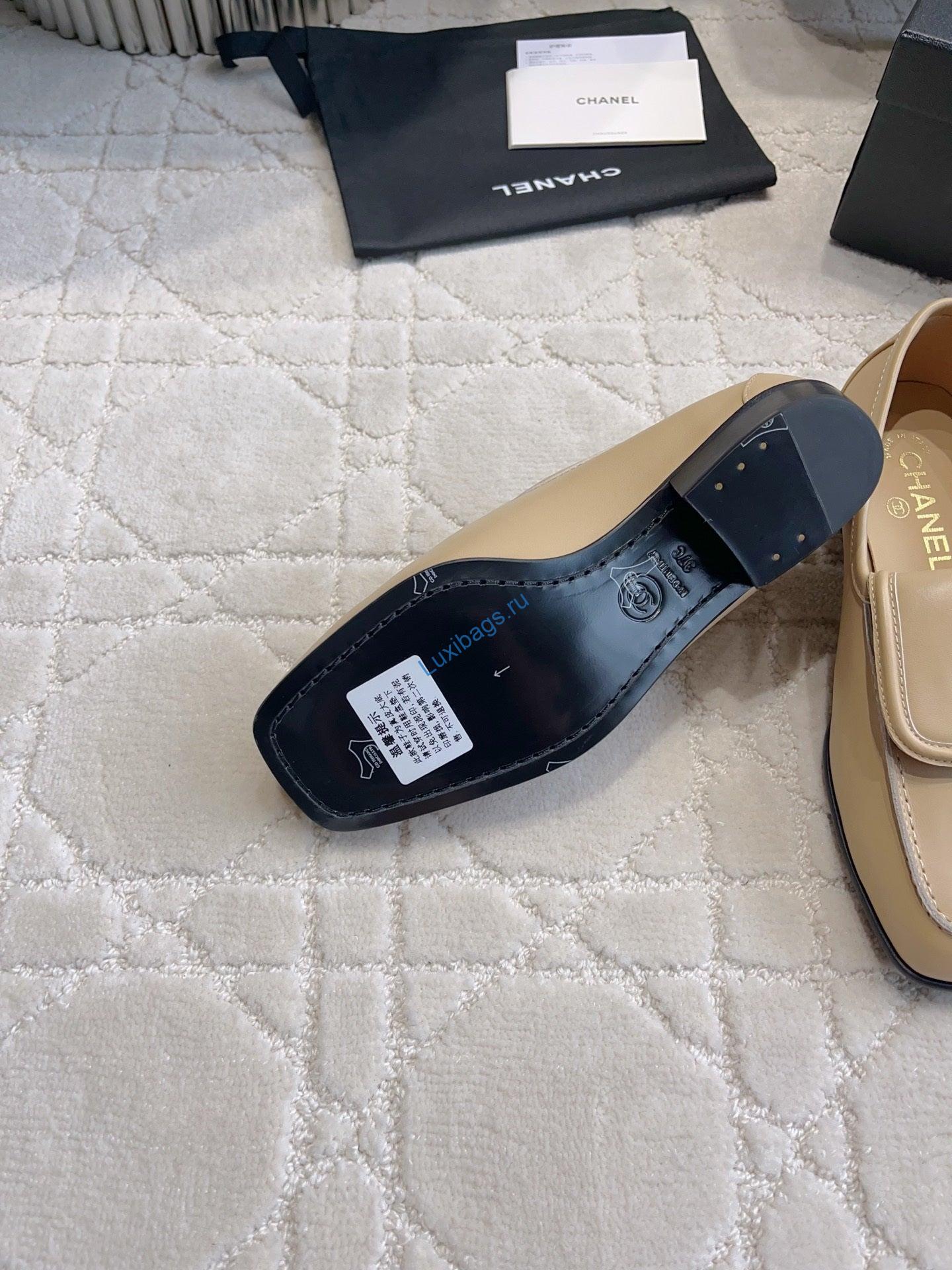 chanel women's square-toe flat shoes c93301 5 Chanel Women's Square-Toe Flat Shoes C93301 | chanel womens square toe flat shoes c93301 6