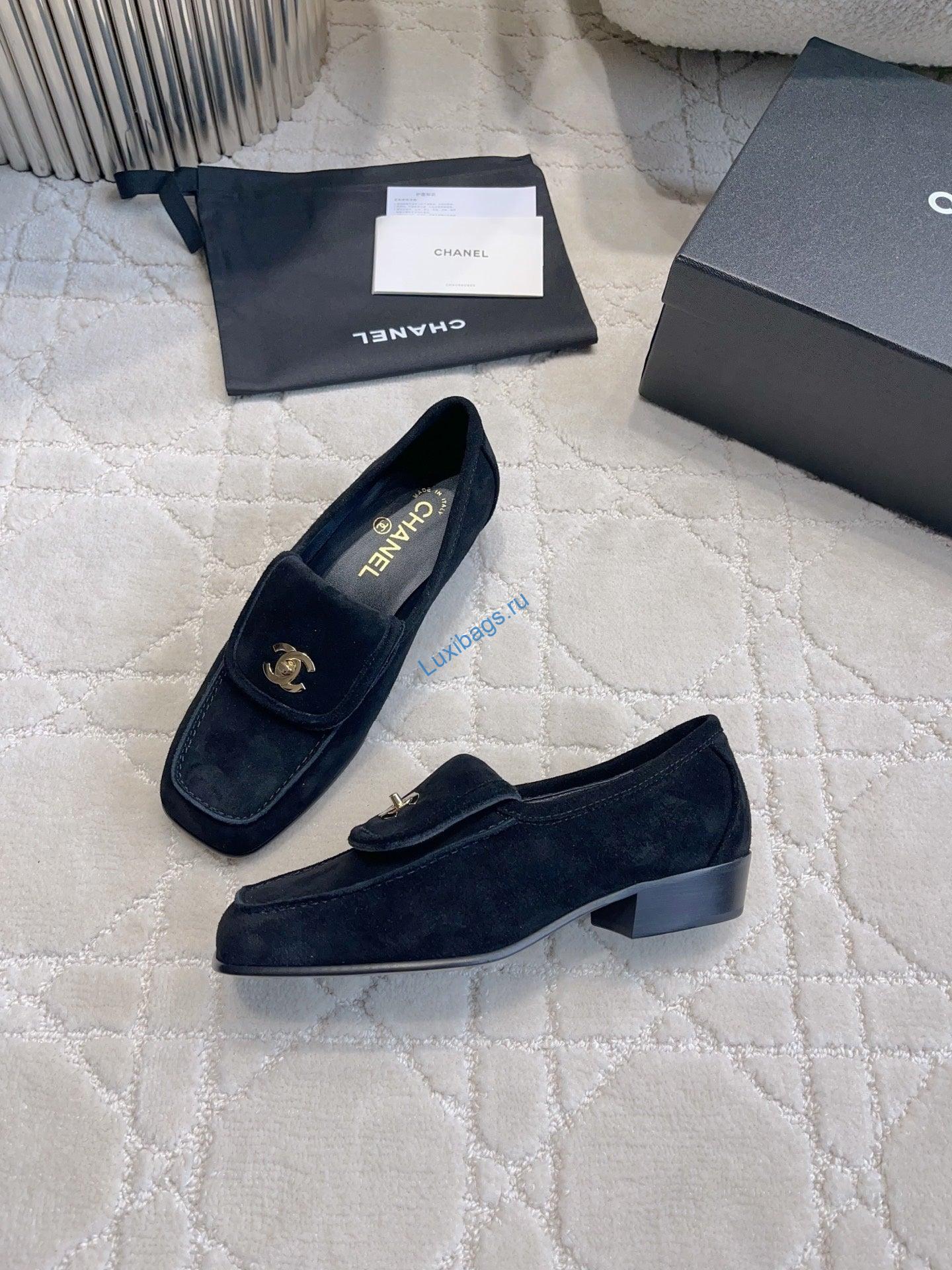 chanel women's square-toe flat shoes c93304 3 Chanel Women's Square-Toe Flat Shoes C93304 | chanel womens square toe flat shoes c93304 4