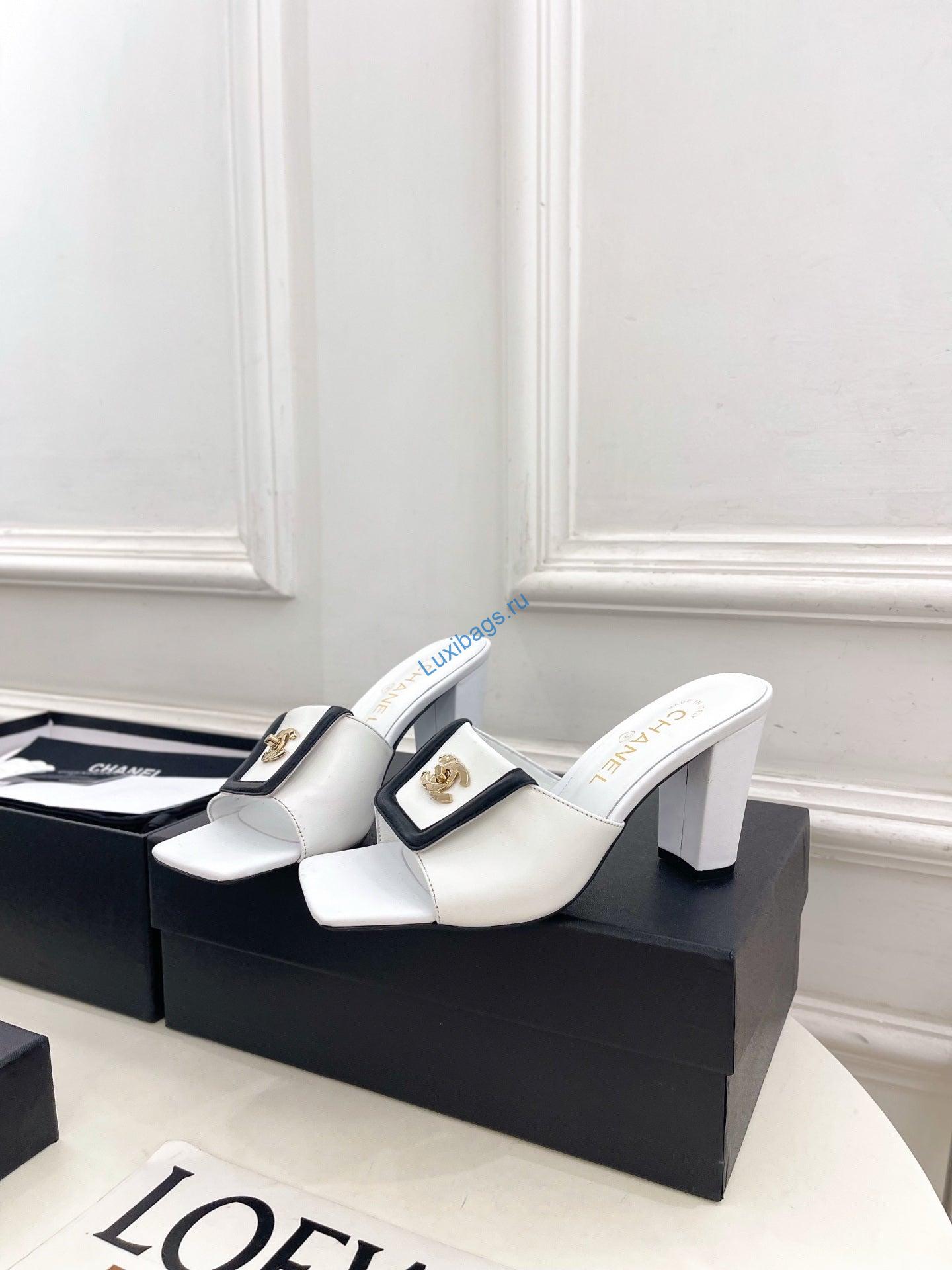 chanel women's square-toe flip-top slippers 8.5cm c93332 2 Chanel Women's Square-toe Flip-top Slippers 8.5cm C93332 | chanel womens square toe flip top slippers 8 5cm c93332 3