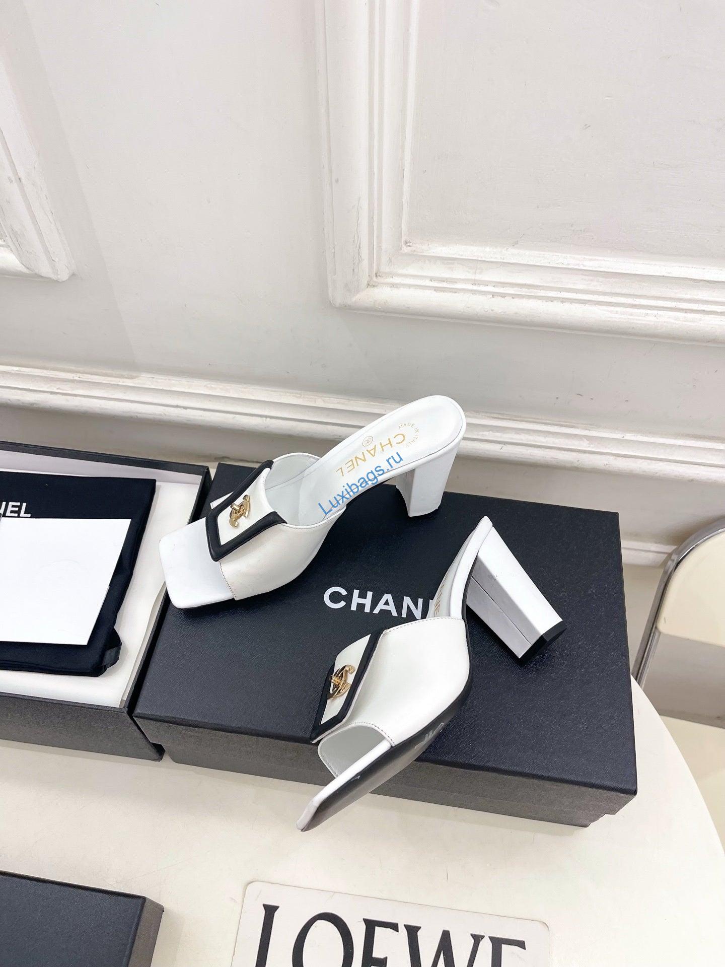 chanel women's square-toe flip-top slippers 8.5cm c93332 4 Chanel Women's Square-toe Flip-top Slippers 8.5cm C93332 | chanel womens square toe flip top slippers 8 5cm c93332 5