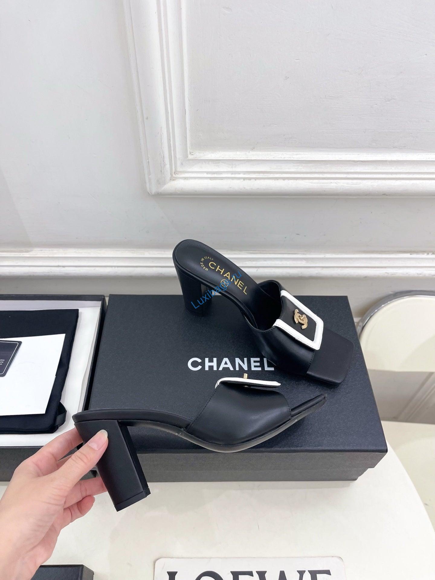 chanel women's square-toe flip-top slippers 8.5cm c93333 3 Chanel Women's Square-toe Flip-top Slippers 8.5cm C93333 | chanel womens square toe flip top slippers 8 5cm c93333 4