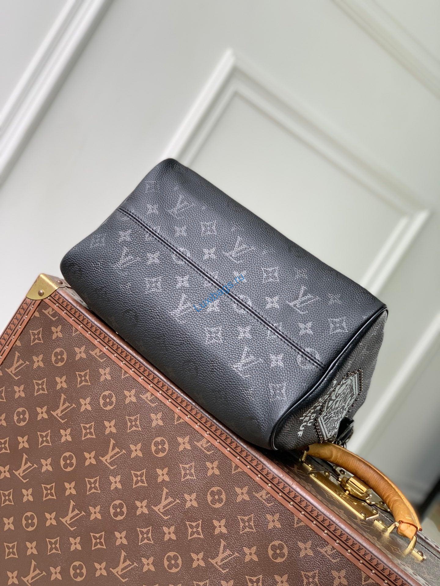 louis vuitton lv m26176 speedy p9 bandoulière 30 jackets black 3 Louis Vuitton LV M26176 Speedy P9 Bandoulière 30 Jackets Black - Default Title - View 4