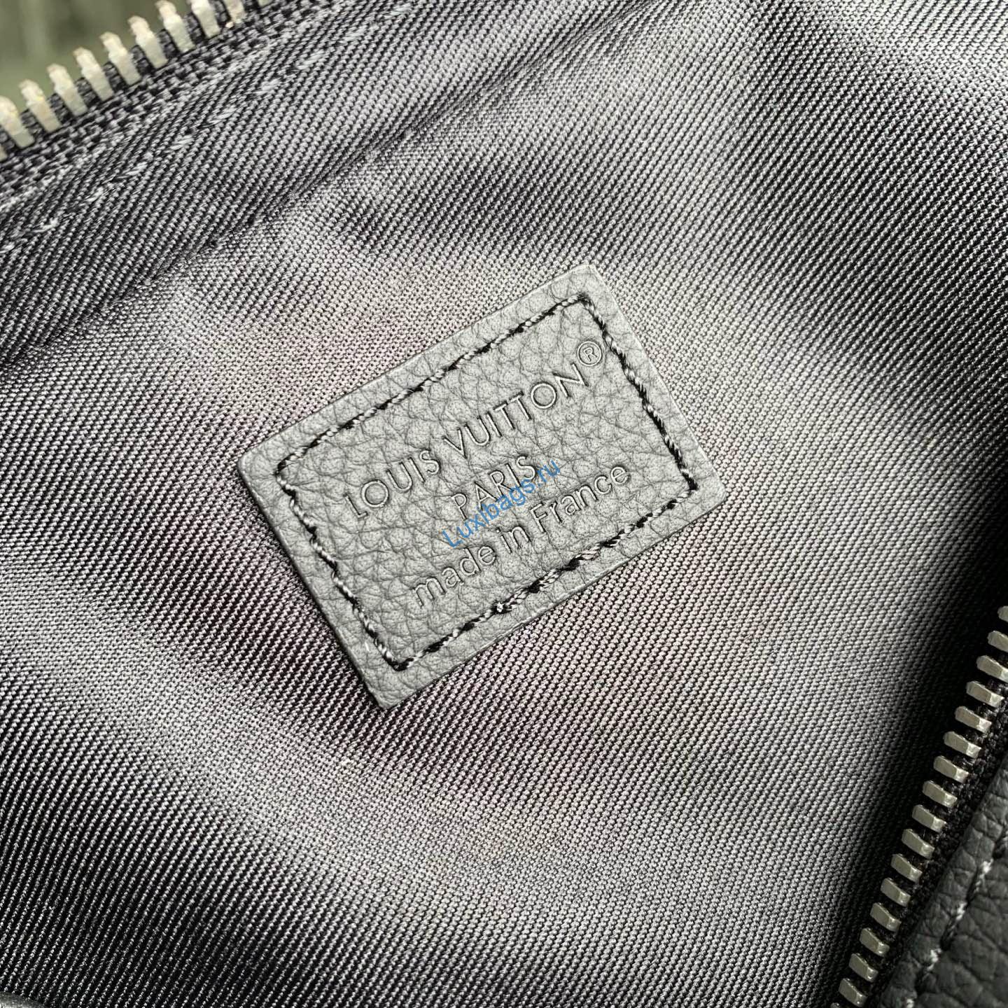 louis vuitton lv m28602 trio messenger bag black 8 Louis Vuitton LV M28602 Trio Messenger Bag Black | louis vuitton lv m28602 trio messenger bag black 9