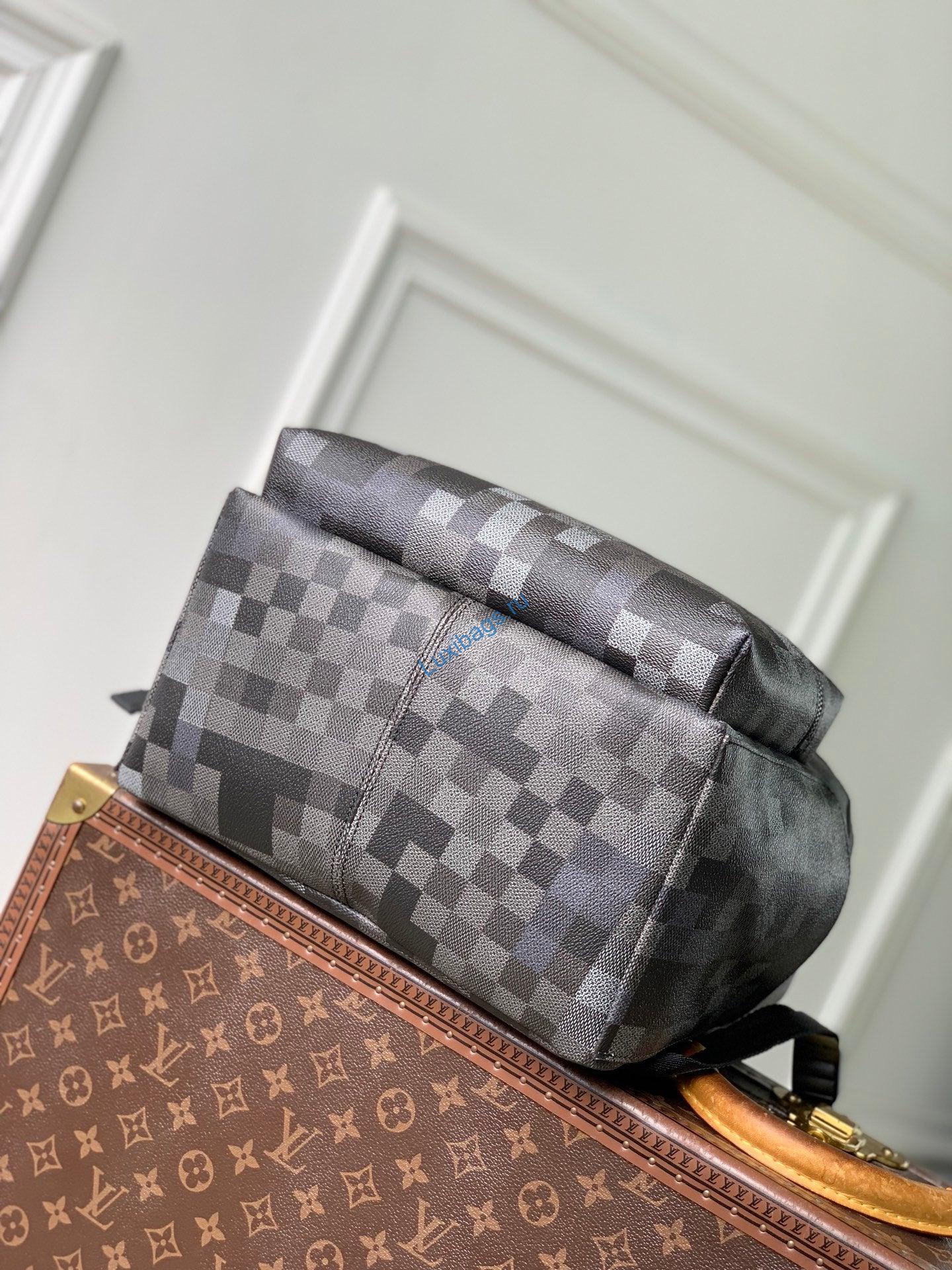 louis vuitton lv m28789 discovery backpack pm black 3 Louis Vuitton LV M28789 Discovery Backpack PM Black | louis vuitton lv m28789 discovery backpack pm black 4
