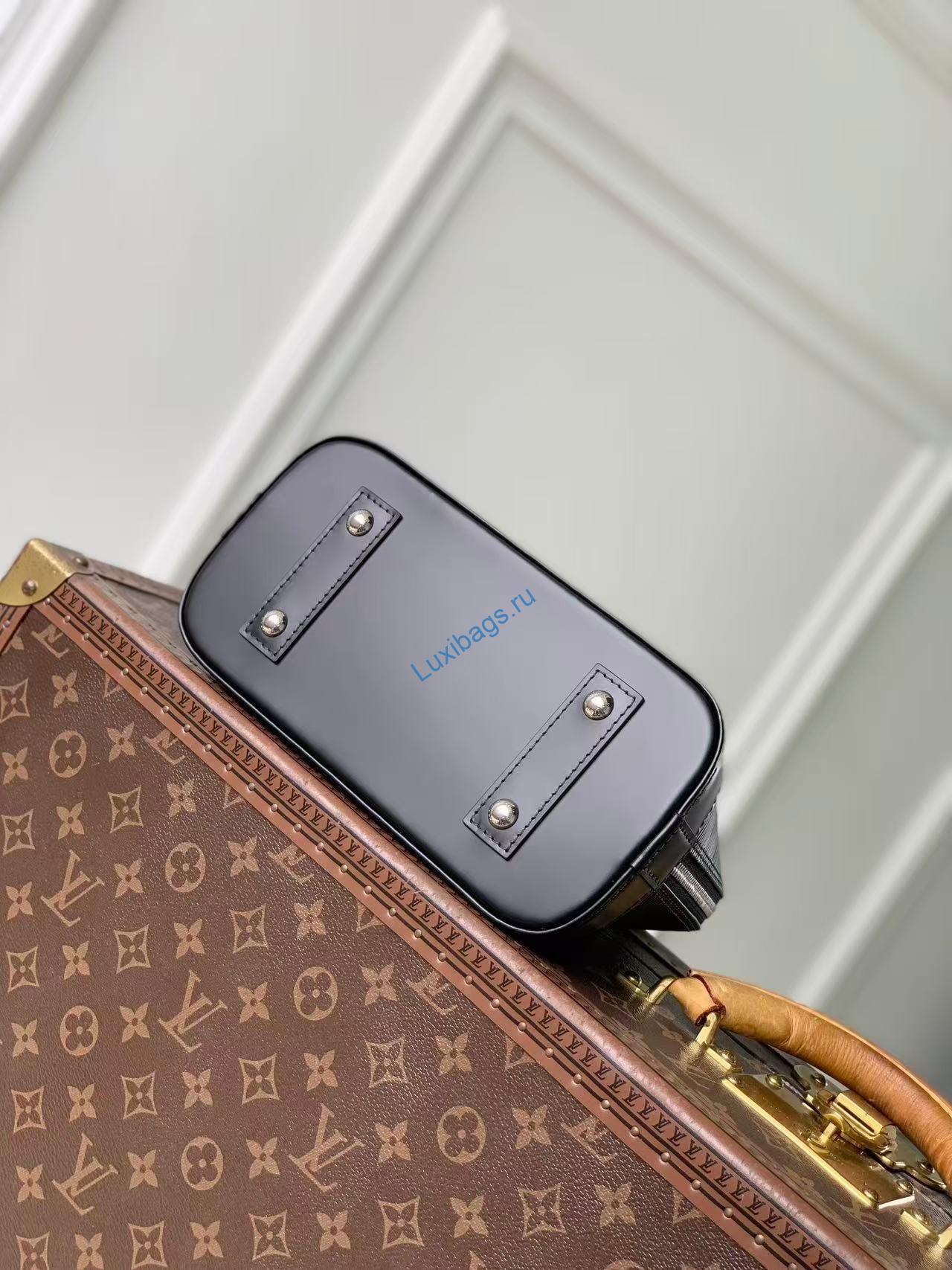 louis vuitton lv m29125 alma bb bag black 3 Louis Vuitton LV M29125 Alma BB Bag Black | louis vuitton lv m29125 alma bb bag black 4