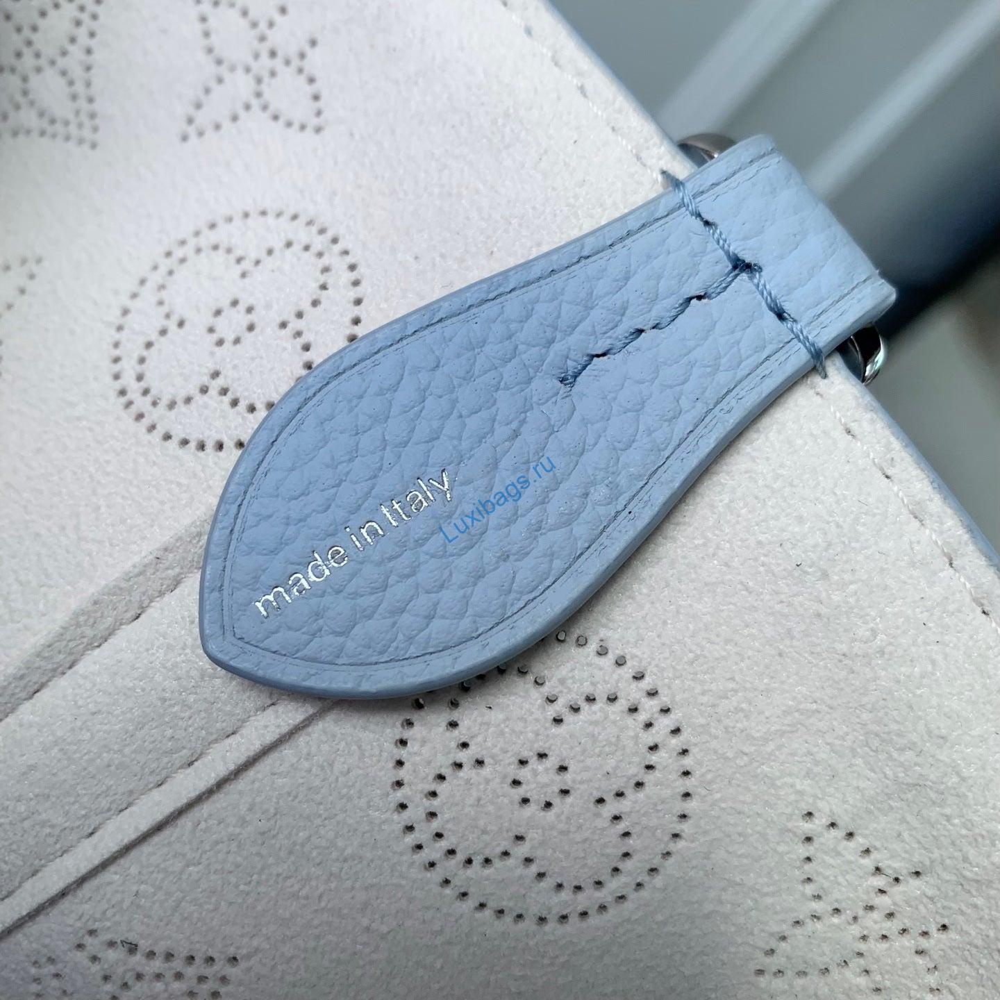 lv m29375 louis vuitton blossom pm handbag bleu olympe 8 LV M29375 Louis Vuitton Blossom PM Handbag Bleu Olympe | lv m29375 louis vuitton blossom pm handbag bleu olympe 9