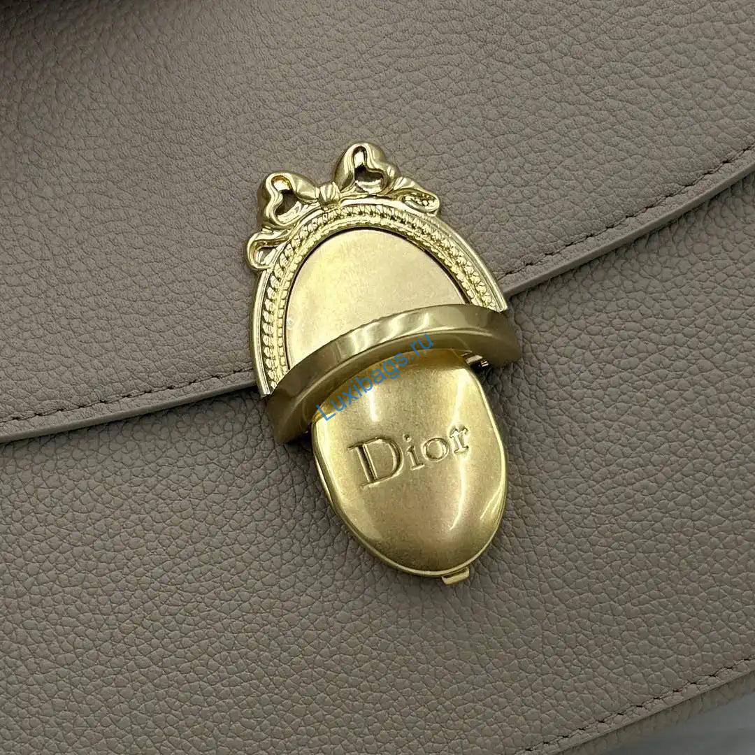 medium dior médaillon flap bag m3920qdwp_m900 elephant gray grained calfskin 3 Medium Dior Médaillon Flap Bag M3920QDWP_M900 Elephant Gray Grained Calfskin | medium dior medaillon flap bag m3920qdwp m900 grained calfskin 04