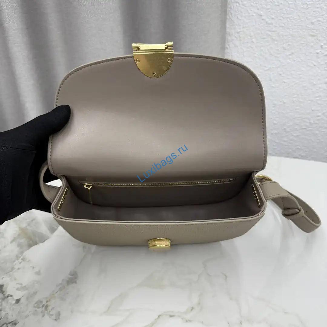 medium dior médaillon flap bag m3920qdwp_m900 elephant gray grained calfskin 7 Medium Dior Médaillon Flap Bag M3920QDWP_M900 Elephant Gray Grained Calfskin | medium dior medaillon flap bag m3920qdwp m900 grained calfskin 08
