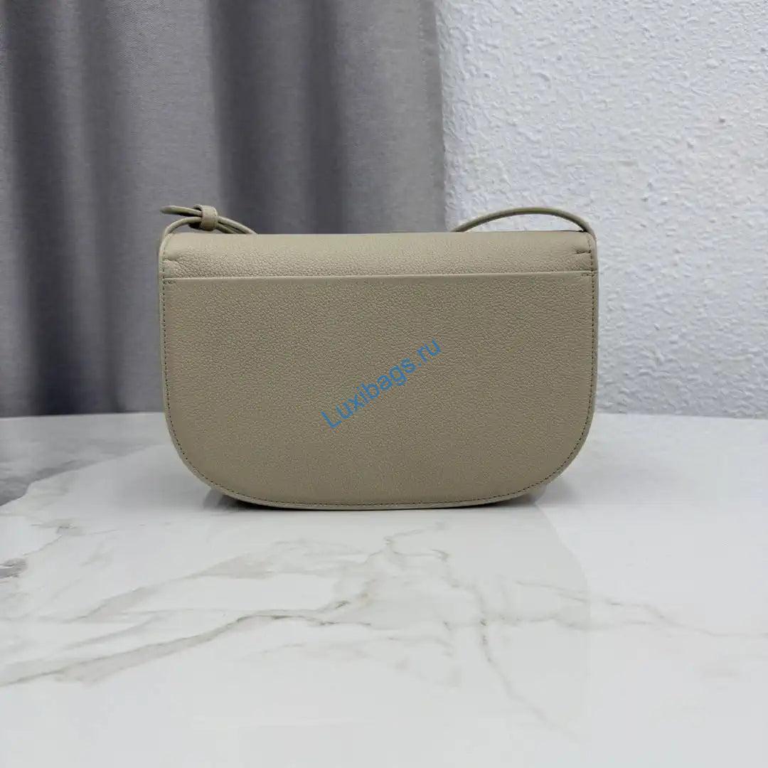 medium dior médaillon flap bag m3920qdwp_m900 camel beige grained calfskin 4 Medium Dior Médaillon Flap Bag M3920QDWP_M900 Camel Beige Grained Calfskin | medium dior medaillon flap bag m3920qdwp m900 grained calfskin 104
