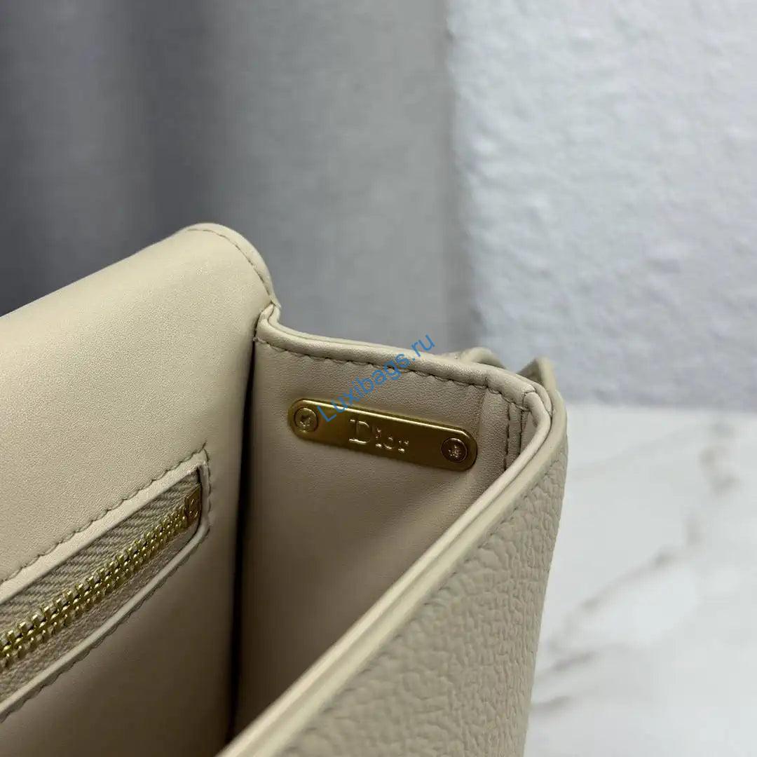 medium dior médaillon flap bag m3920qdwp_m900 camel beige grained calfskin 6 Medium Dior Médaillon Flap Bag M3920QDWP_M900 Camel Beige Grained Calfskin | medium dior medaillon flap bag m3920qdwp m900 grained calfskin 106