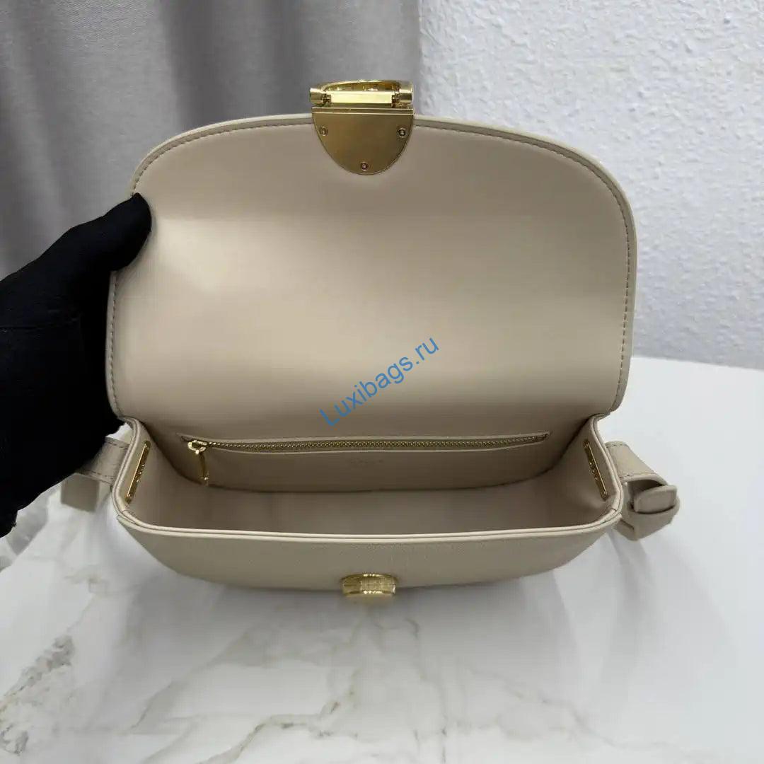 medium dior médaillon flap bag m3920qdwp_m900 camel beige grained calfskin 7 Medium Dior Médaillon Flap Bag M3920QDWP_M900 Camel Beige Grained Calfskin | medium dior medaillon flap bag m3920qdwp m900 grained calfskin 107