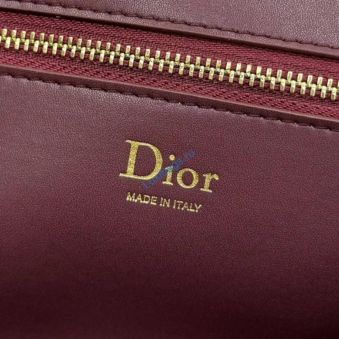 medium dior médaillon flap bag m3920qdwp_m900 wine red grained calfskin 8 Medium Dior Médaillon Flap Bag M3920QDWP_M900 Wine Red Grained Calfskin | medium dior medaillon flap bag m3920qdwp m900 grained calfskin 27