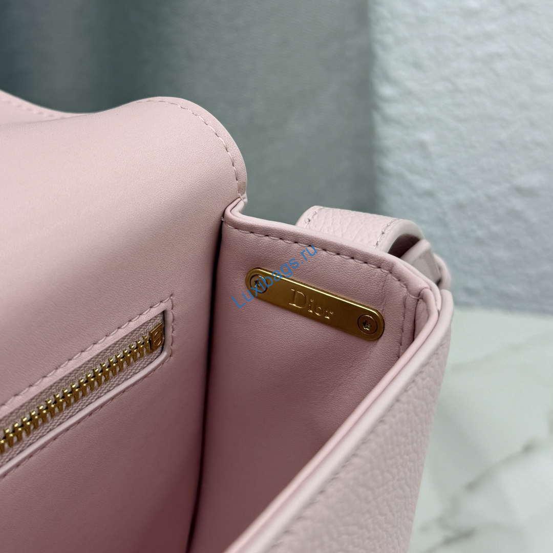 medium dior médaillon flap bag m3920qdwp_m900 pink grained calfskin 4 Medium Dior Médaillon Flap Bag M3920QDWP_M900 Pink Grained Calfskin | medium dior medaillon flap bag m3920qdwp m900 pink grained calfskin 05
