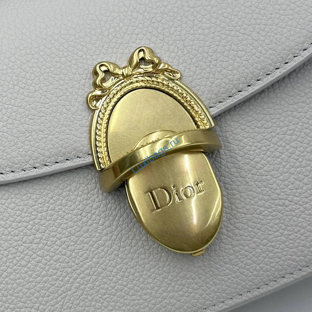 Small Dior Médaillon Flap Bag M3919QDWP_M900 Gray Grained Calfskin | small dior medaillon flap bag m3919qdwp m900 grained calfskin 22