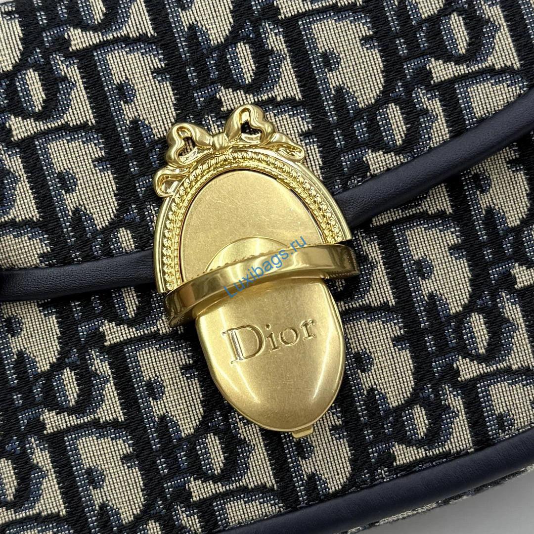 small dior médaillon flap bag m3919qdwp_m900 blue dior oblique jacquard 3 Small Dior Médaillon Flap Bag M3919QDWP_M900 Blue Dior Oblique Jacquard | small dior medaillon flap bag m3919qdwp m900 grained calfskin 94