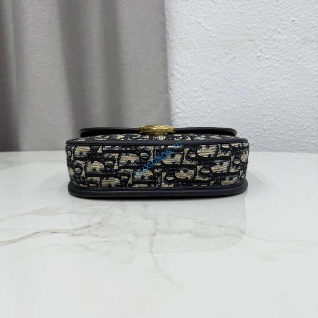 small dior médaillon flap bag m3919qdwp_m900 blue dior oblique jacquard 5 Small Dior Médaillon Flap Bag M3919QDWP_M900 Blue Dior Oblique Jacquard | small dior medaillon flap bag m3919qdwp m900 grained calfskin 96