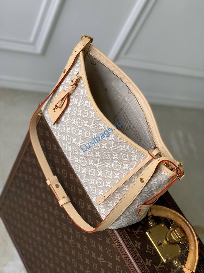 louis vuitton lv m2a136 carryall east-west monogram emblème peuplier 9 Louis Vuitton LV M2A136 Carryall East-West Monogram Emblème Peuplier | carryall east west autres toiles monogram nvprod7830224v M2A136 10