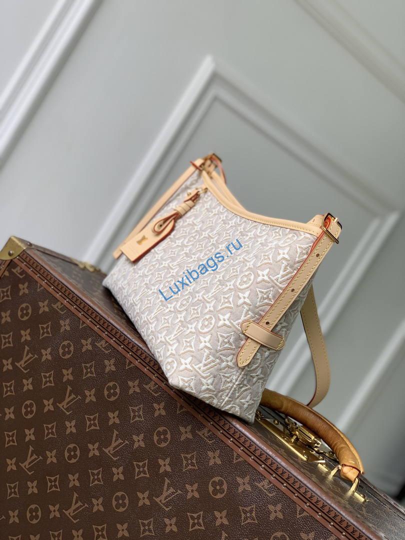 louis vuitton lv m2a136 carryall east-west monogram emblème peuplier 1 Louis Vuitton LV M2A136 Carryall East-West Monogram Emblème Peuplier | carryall east west autres toiles monogram nvprod7830224v M2A136 2