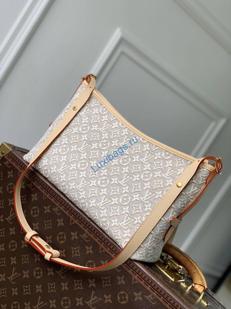 louis vuitton lv m2a136 carryall east-west monogram emblème peuplier 2 Louis Vuitton LV M2A136 Carryall East-West Monogram Emblème Peuplier | carryall east west autres toiles monogram nvprod7830224v M2A136 3