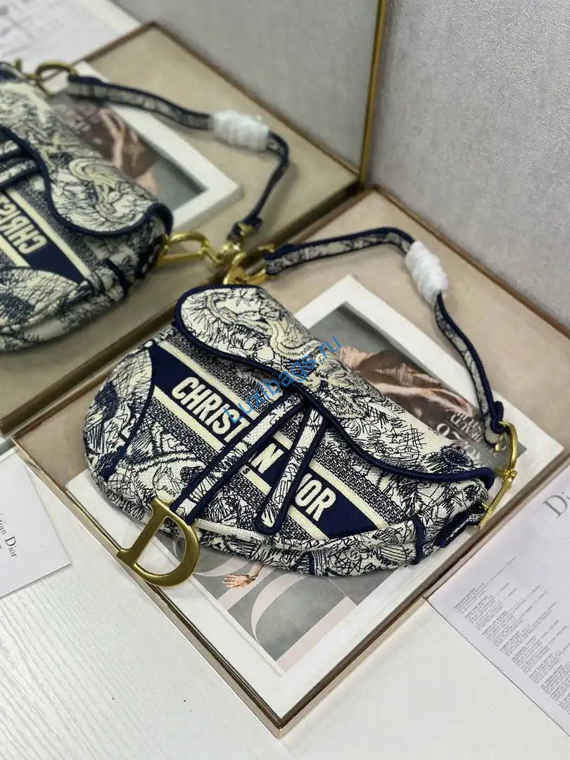 dior m0455 saddle bag with strap embroidery m9914 1 Dior M0455 Saddle Bag With Strap Embroidery M9914 | dior m0455 saddle bag with strap embroidery m9901 112