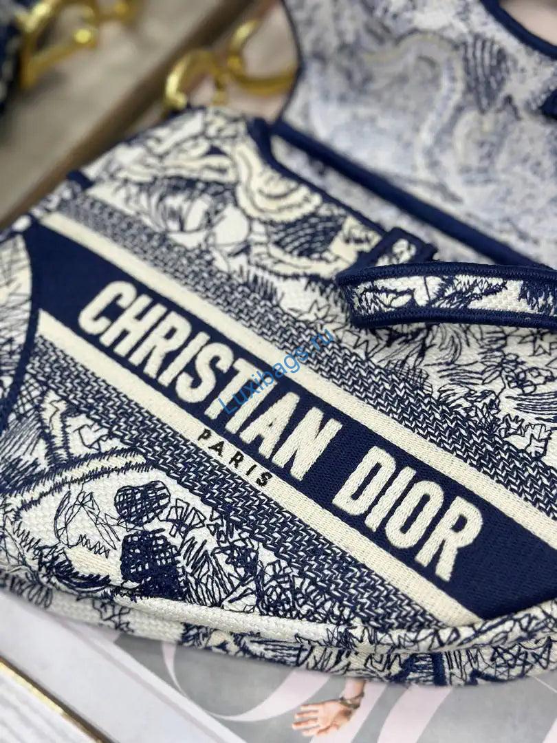dior m0455 saddle bag with strap embroidery m9914 3 Dior M0455 Saddle Bag With Strap Embroidery M9914 | dior m0455 saddle bag with strap embroidery m9901 114