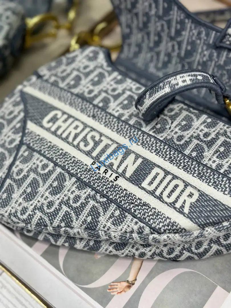 dior m0455 saddle bag with strap embroidery m9916 3 Dior M0455 Saddle Bag With Strap Embroidery M9916 | dior m0455 saddle bag with strap embroidery m9901 123