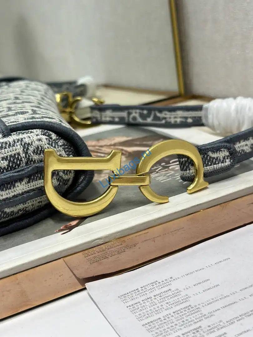 dior m0455 saddle bag with strap embroidery m9916 8 Dior M0455 Saddle Bag With Strap Embroidery M9916 | dior m0455 saddle bag with strap embroidery m9901 128