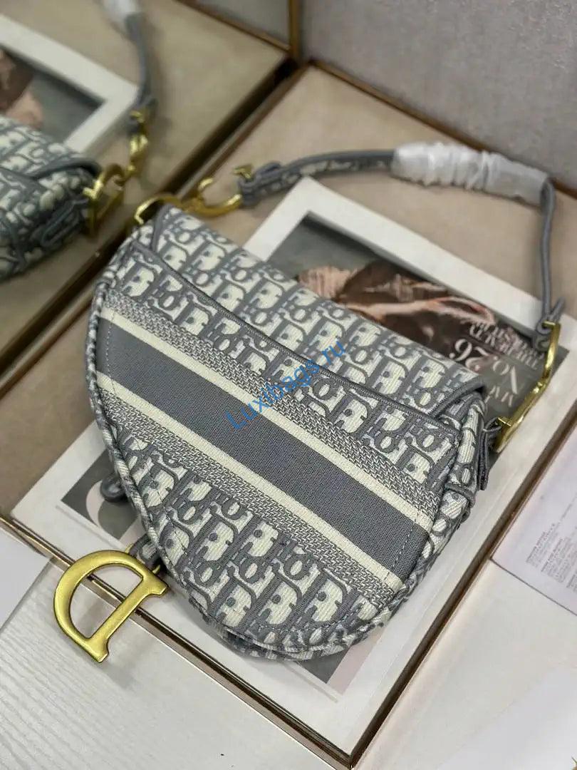 dior m0455 saddle bag with strap embroidery m9915 4 Dior M0455 Saddle Bag With Strap Embroidery M9915 | dior m0455 saddle bag with strap embroidery m9901 133
