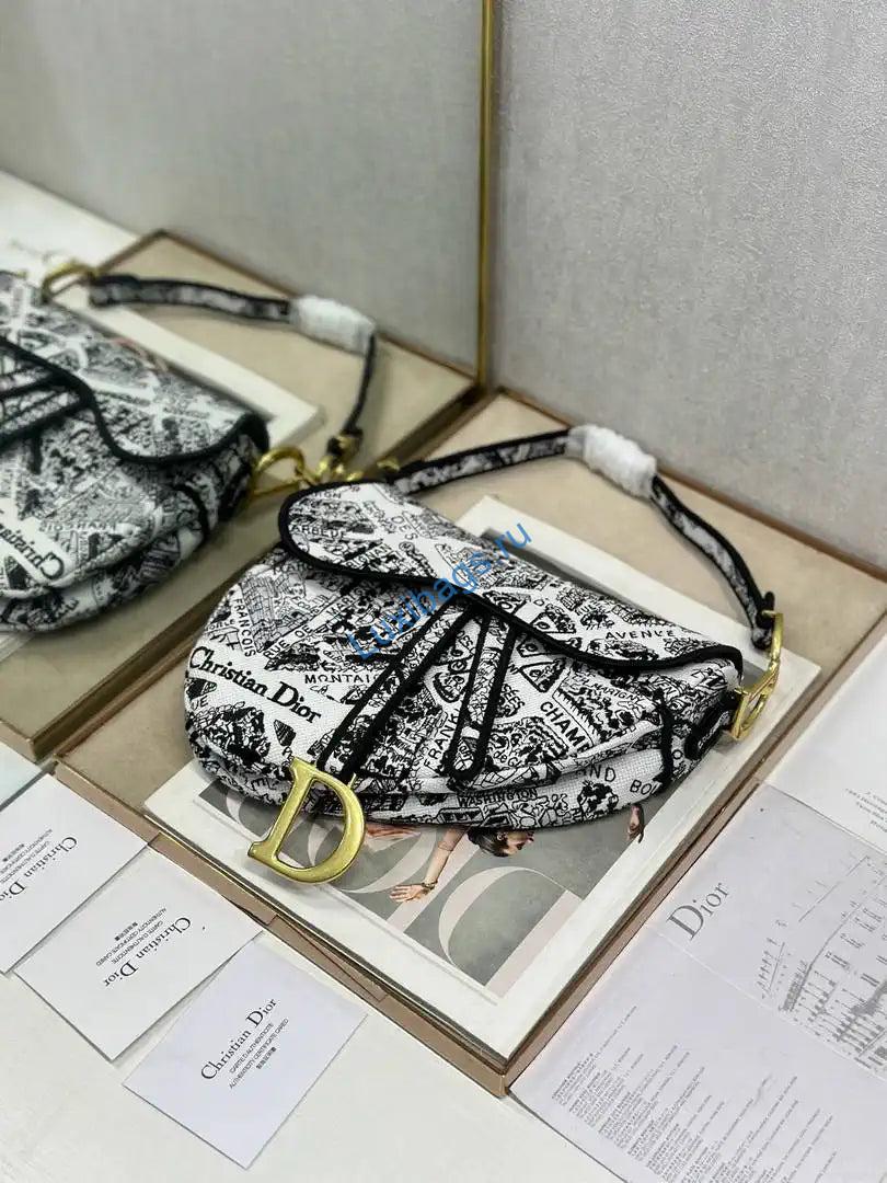 dior m0455 saddle bag with strap embroidery m9904 2 Dior M0455 Saddle Bag With Strap Embroidery M9904 | dior m0455 saddle bag with strap embroidery m9901 30