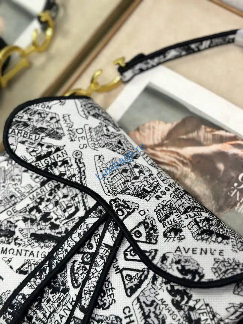 dior m0455 saddle bag with strap embroidery m9904 4 Dior M0455 Saddle Bag With Strap Embroidery M9904 | dior m0455 saddle bag with strap embroidery m9901 32