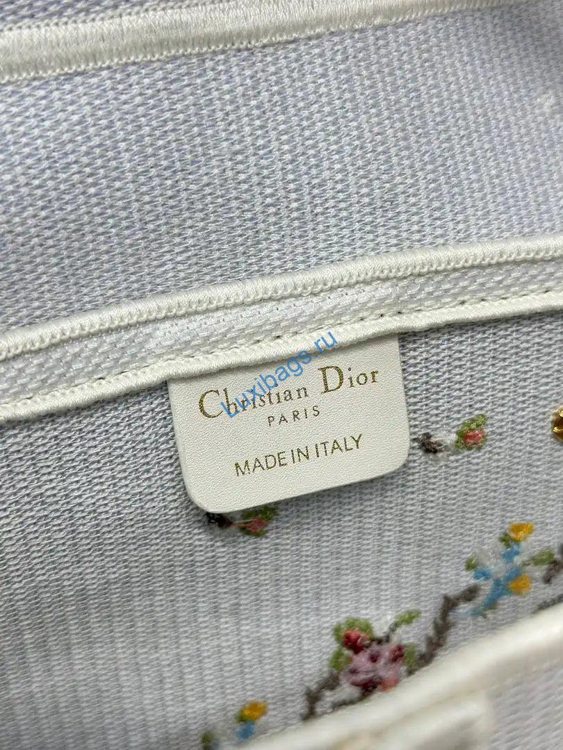 dior m0455 saddle bag with strap embroidery m9905 8 Dior M0455 Saddle Bag With Strap Embroidery M9905 | dior m0455 saddle bag with strap embroidery m9901 45