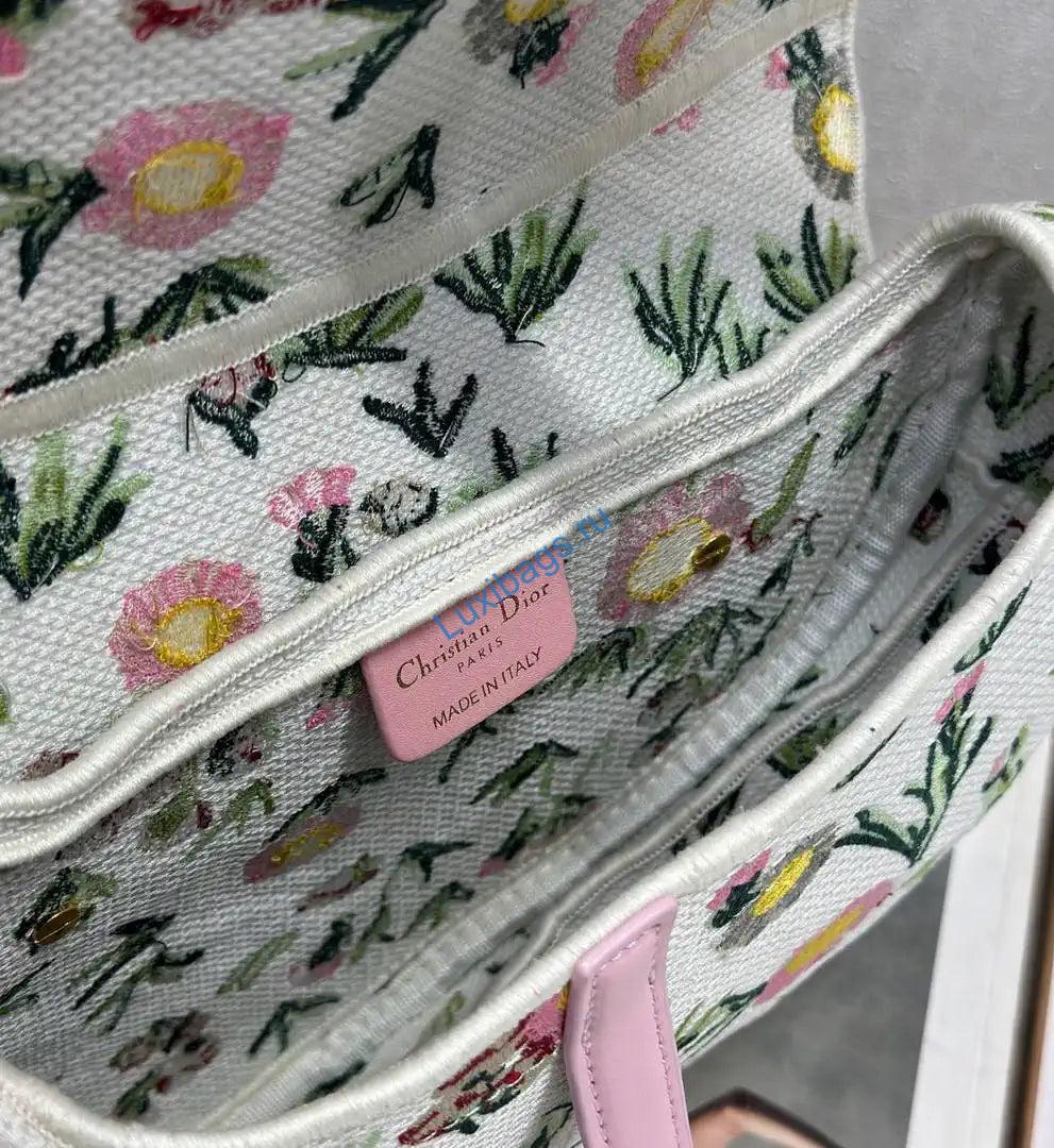 dior m0455 saddle bag with strap embroidery m9907 6 Dior M0455 Saddle Bag With Strap Embroidery M9907 | dior m0455 saddle bag with strap embroidery m9901 61