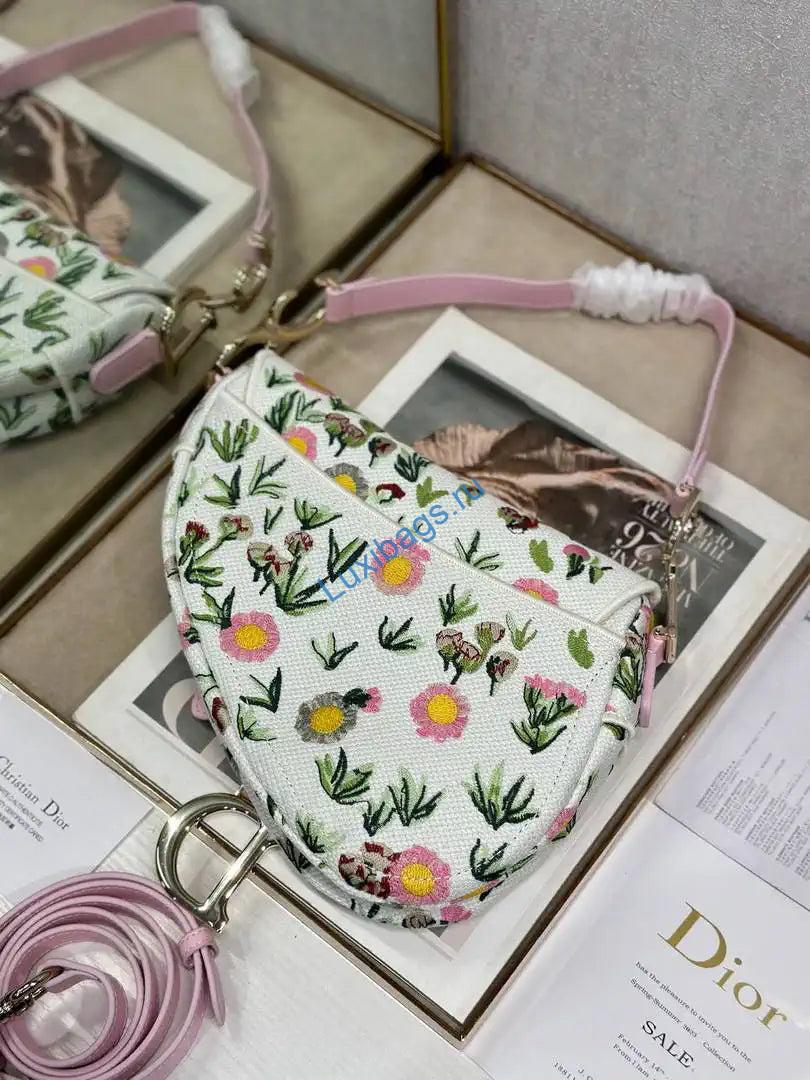 dior m0455 saddle bag with strap embroidery m9907 8 Dior M0455 Saddle Bag With Strap Embroidery M9907 | dior m0455 saddle bag with strap embroidery m9901 63