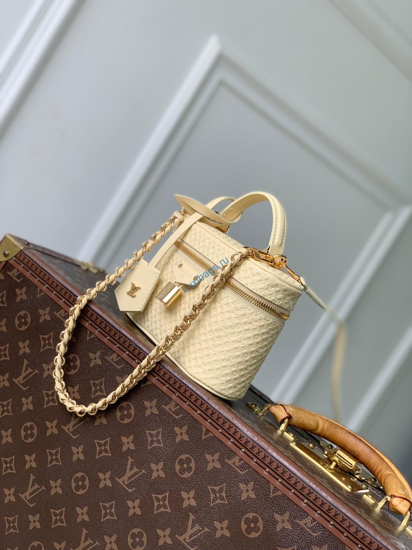 louis vuitton lv m29051 vanity chain pouch bag banana 1 Louis Vuitton LV M29051 Vanity Chain Pouch Bag Banana | louis vuitton lv m29051 vanity chain pouch bag banana 2