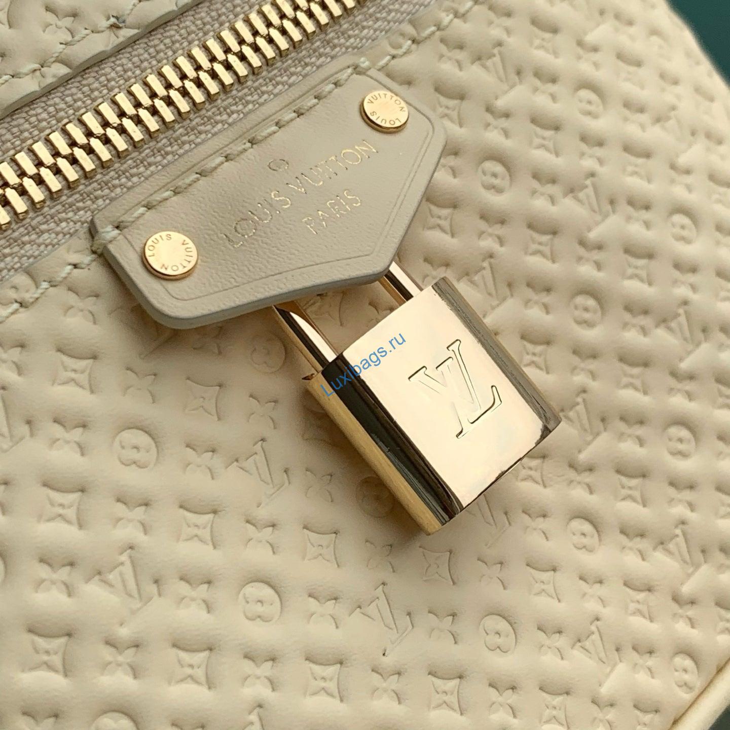louis vuitton lv m29051 vanity chain pouch bag banana 4 Louis Vuitton LV M29051 Vanity Chain Pouch Bag Banana | louis vuitton lv m29051 vanity chain pouch bag banana 5