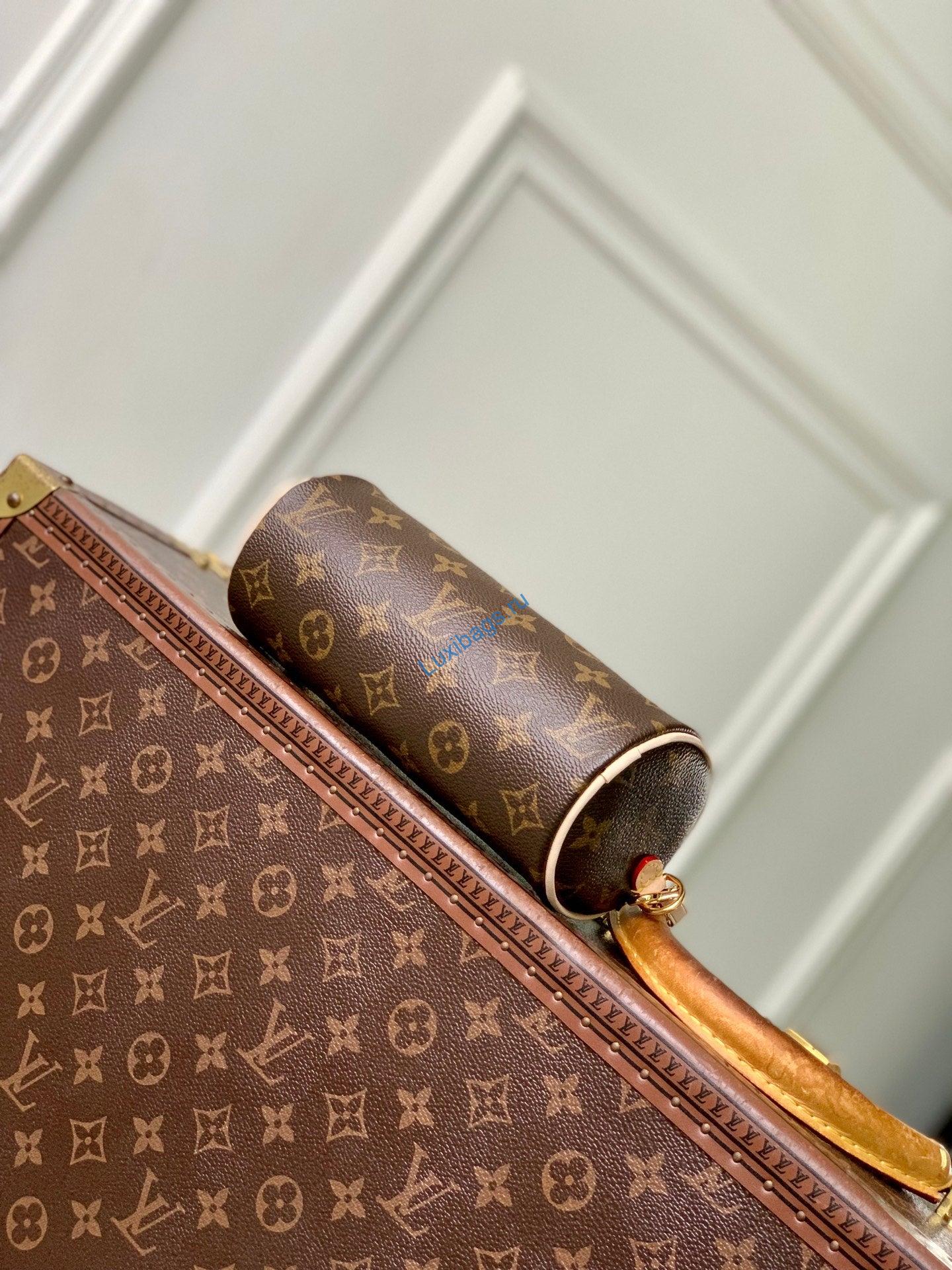 louis vuitton lv m25703 pochette papillon bag 3 Louis Vuitton LV M25703 Pochette Papillon Bag | pochette papillon monogram nvprod7810012v M25703 4