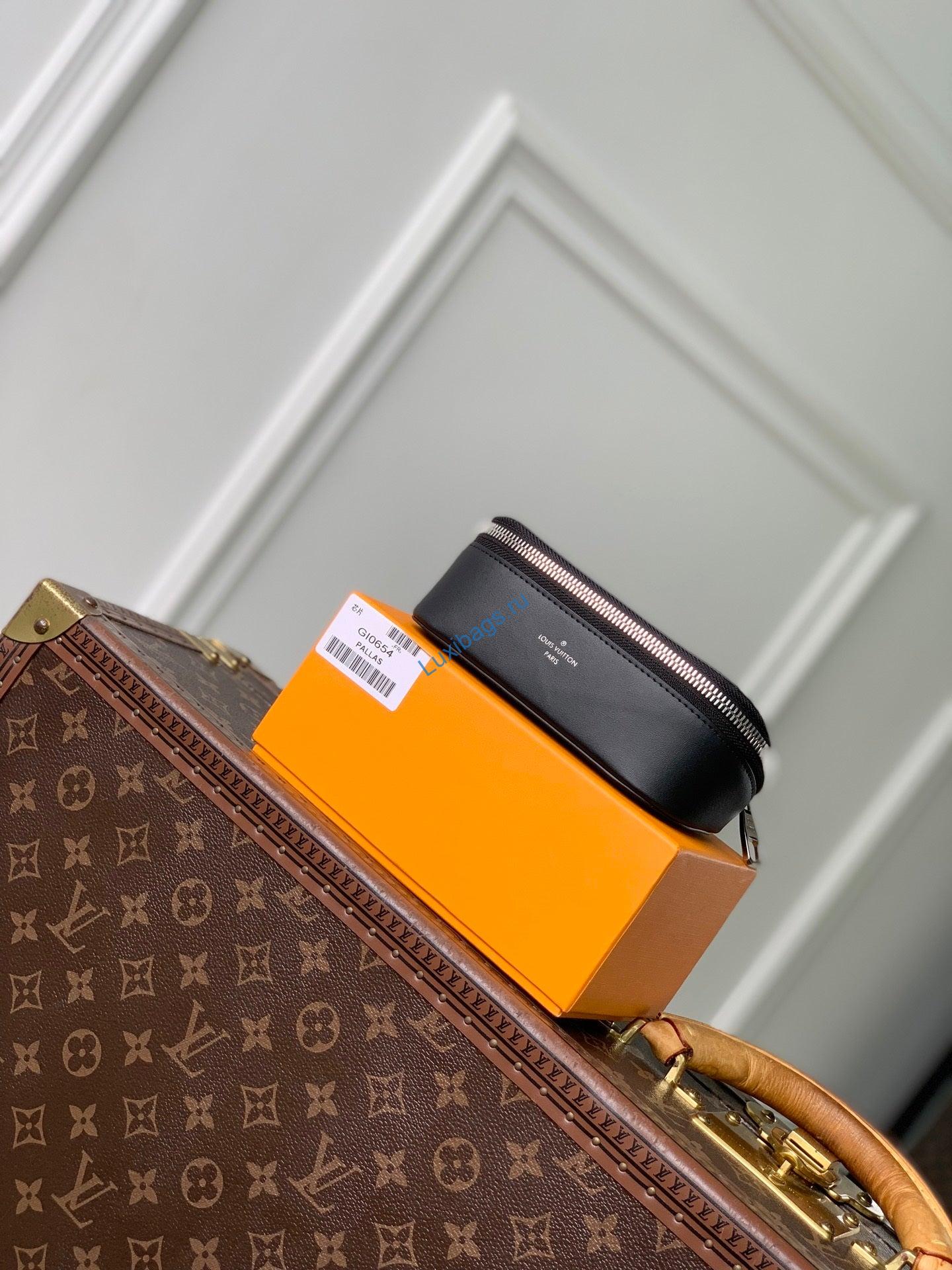 louis vuitton lv gi0654 sunglasses pouch gm 2 Louis Vuitton LV GI0654 Sunglasses Pouch GM | sunglasses pouch gm monogram eclipse nvprod3020033v GI0654 3