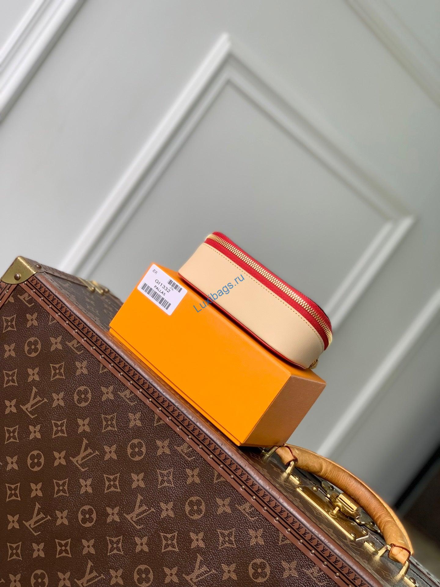 louis vuitton lv gi1332 sunglasses pouch 2 Louis Vuitton LV GI1332 Sunglasses Pouch | sunglasses pouch gm monogram nvprod3020032v GI1332 3