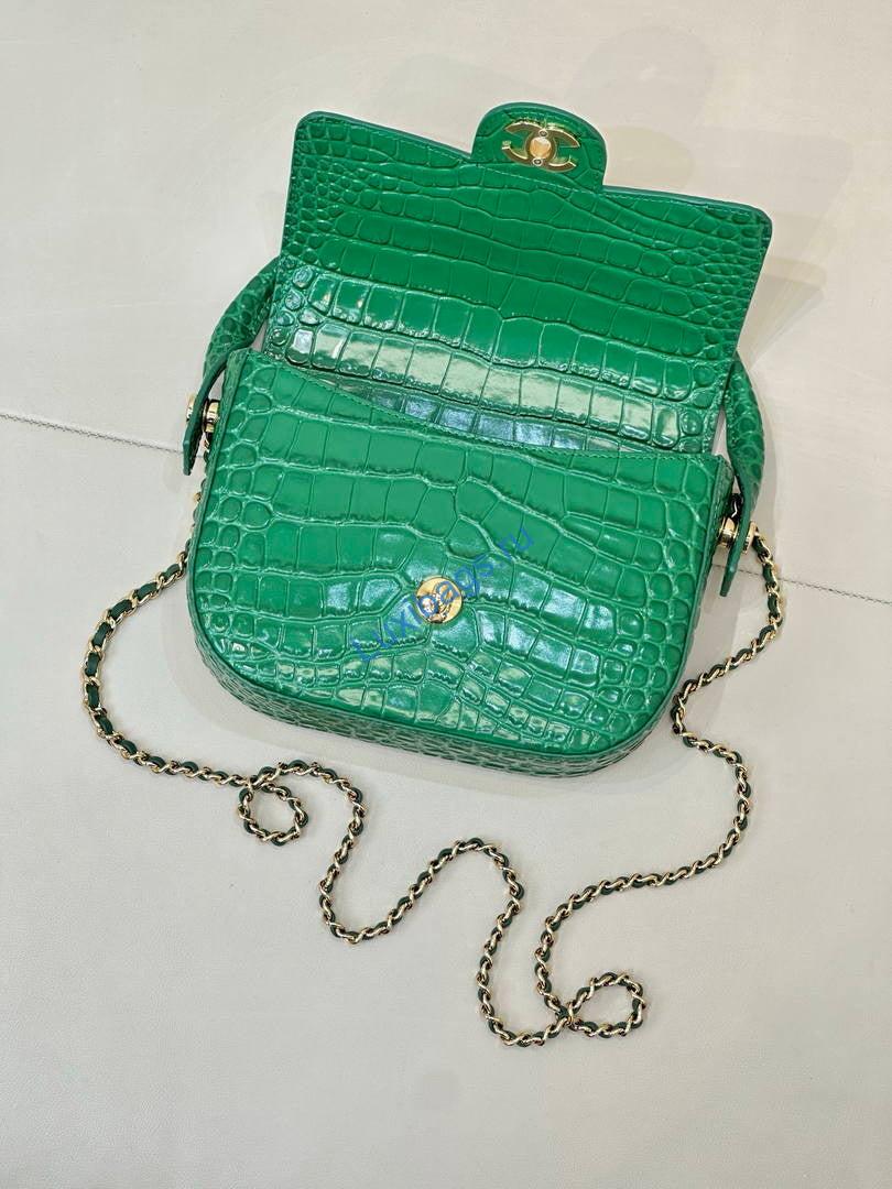 chanel as6424 mini flap bag with top handle crocodile embossed calfskin green 5 Chanel AS6424 Mini Flap Bag with Top Handle Crocodile Embossed Calfskin Green | as6424 mini flap bag with top handle crocodile embossed calfskin 05