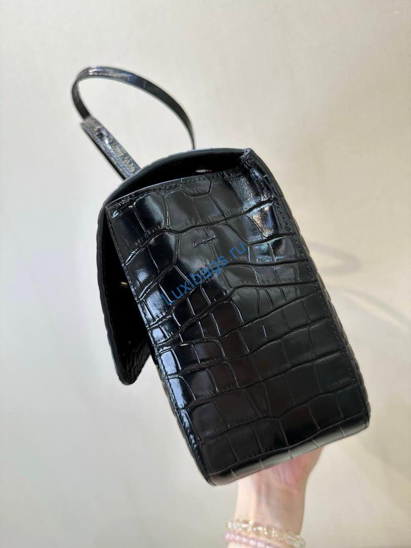 chanel maxi flapbag crocodile embossed calfskin as6231 black 2 Chanel Maxi Flapbag Crocodile Embossed Calfskin AS6231 Black | chanel maxi flapbag crocodile embossed calfskin as6231 black 03