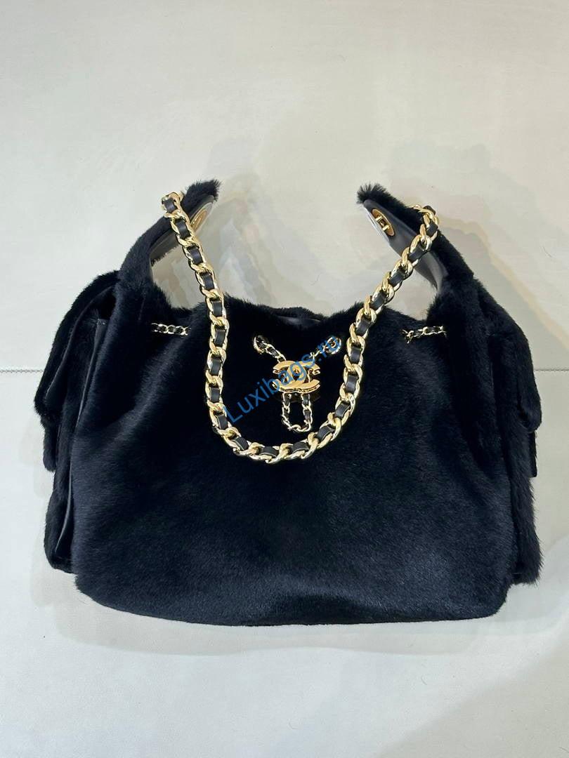 chanel as5293 small hobo fur & shearling black 8 Chanel AS5293 Small Hobo fur & Shearling Black | as5293 small hobo fur shearling 101