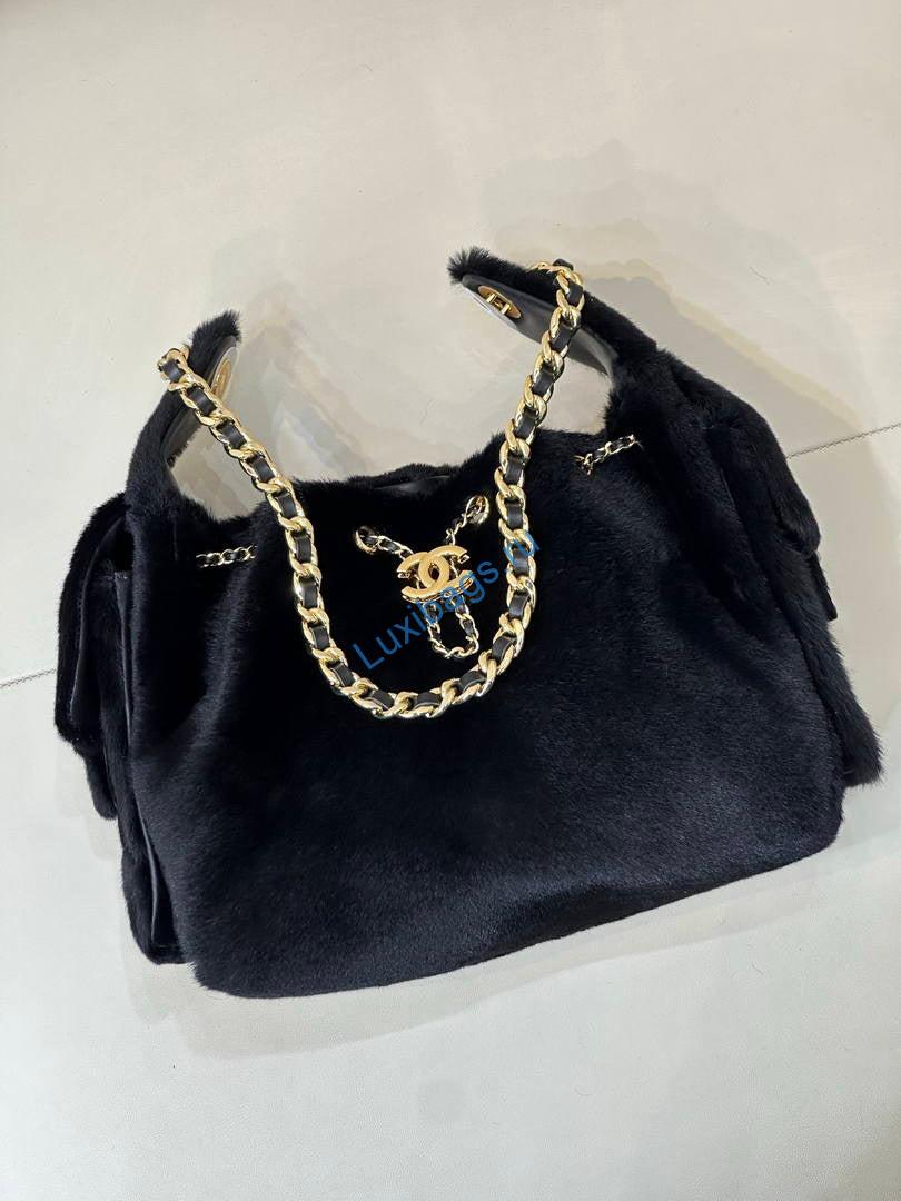 chanel as5293 small hobo fur & shearling black 9 Chanel AS5293 Small Hobo fur & Shearling Black | as5293 small hobo fur shearling 102