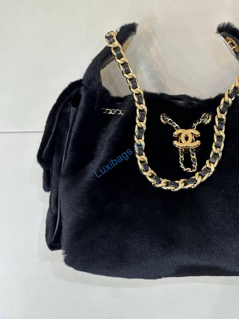 chanel as5293 small hobo fur & shearling black 10 Chanel AS5293 Small Hobo fur & Shearling Black | as5293 small hobo fur shearling 103