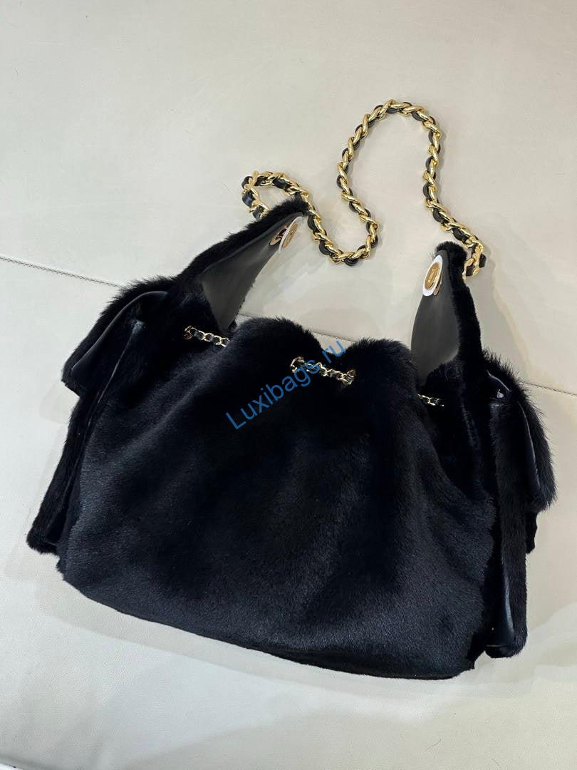 chanel as5293 small hobo fur & shearling black 12 Chanel AS5293 Small Hobo fur & Shearling Black | as5293 small hobo fur shearling 105